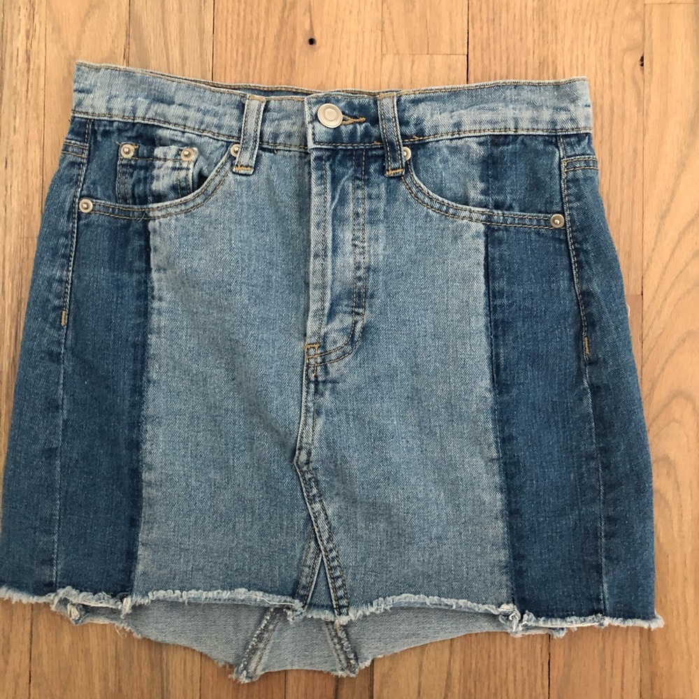 Forever 21 two tone denim skirt